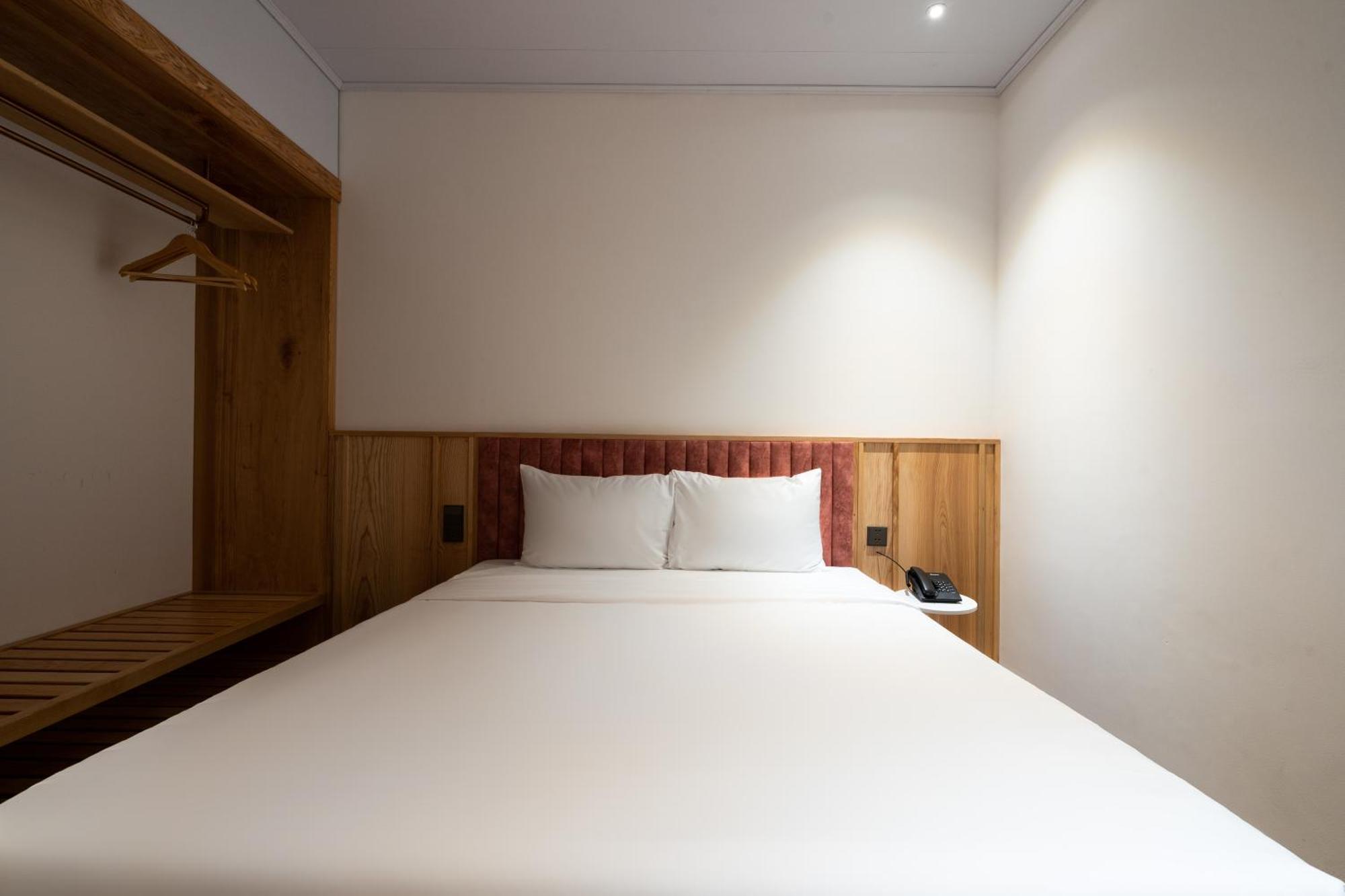 Haven Hut Riverside Khách sạn TP. Hồ Chí Minh